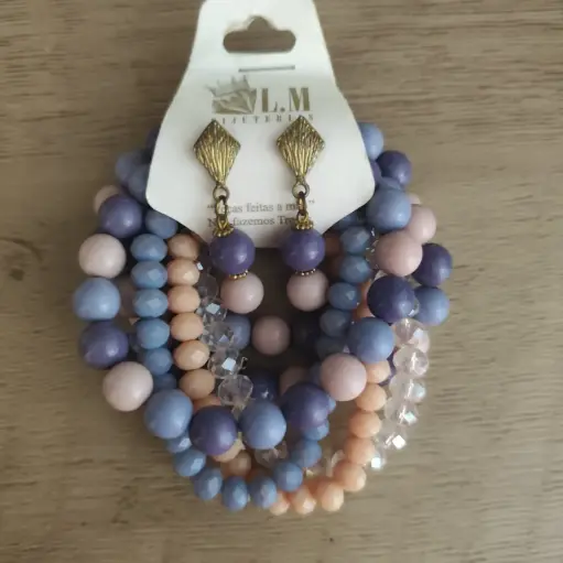 Kit de pulseiras + brinco